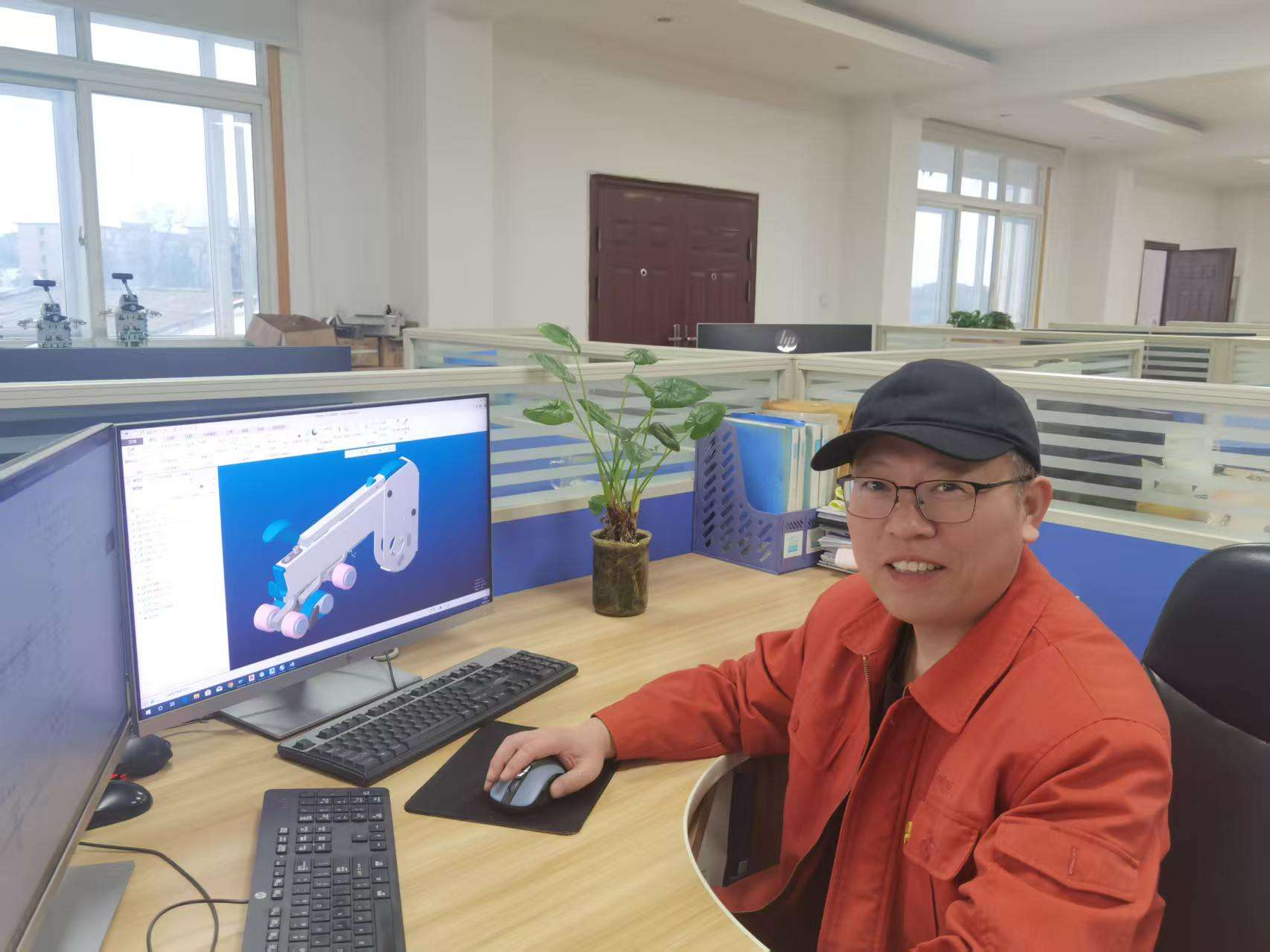 1775782782207578.jpg 勞模彭舜照片.jpg